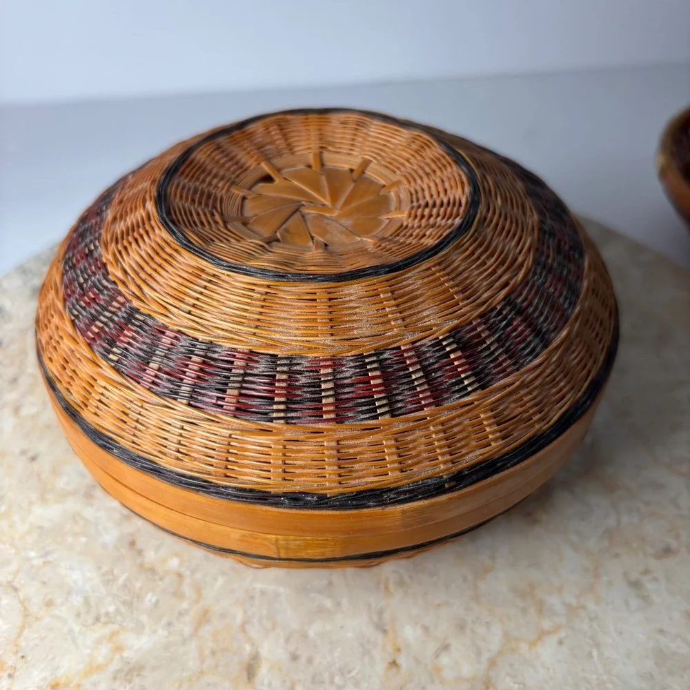 2 Vintage Hand Woven Nesting Baskets Brown‎ Woven Boho Circular Stackable